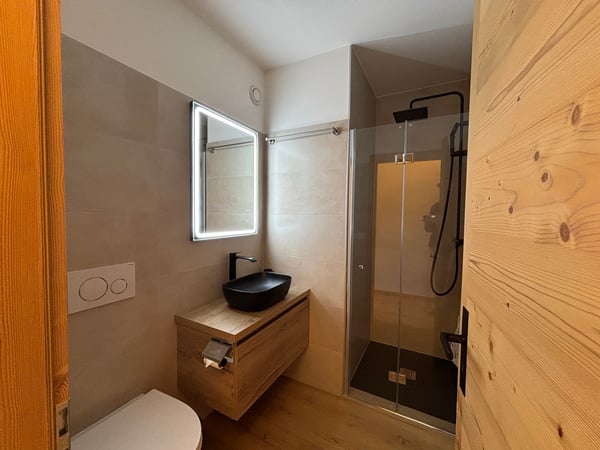 Appartement rénové en plein centre de Crans à louer à l'année 10