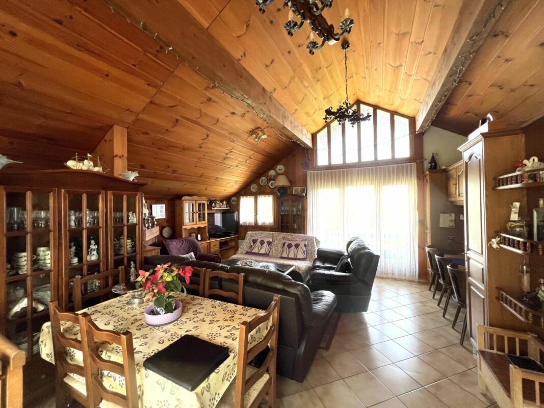 Chalet 5.5 pièces à Choëx