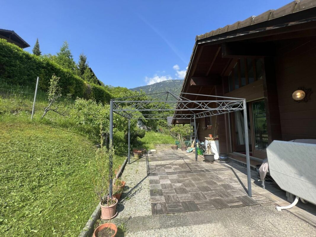 Chalet 5.5 pièces à Choëx