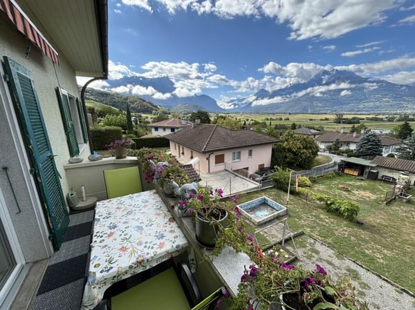 Ollon VD, Vaud (photo 1 of 12)