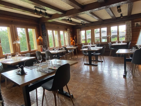 Ensemble Immobilier de Caractère avec Restaurant et Appartements 8