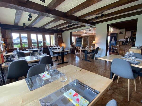 Ensemble Immobilier de Caractère avec Restaurant et Appartements 9