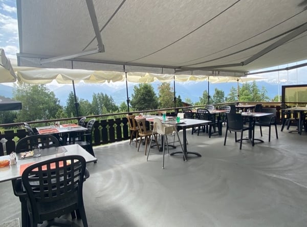 Ensemble Immobilier de Caractère avec Restaurant et Appartements 6