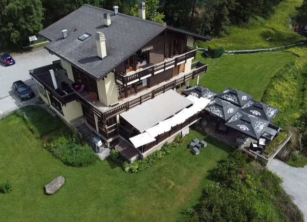 Ensemble Immobilier de Caractère avec Restaurant et Appartements 1