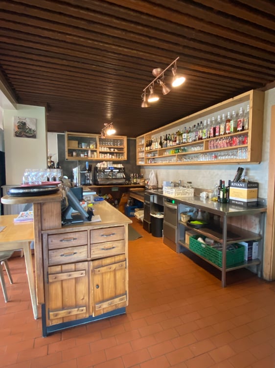 Ensemble Immobilier de Caractère avec Restaurant et Appartements 10