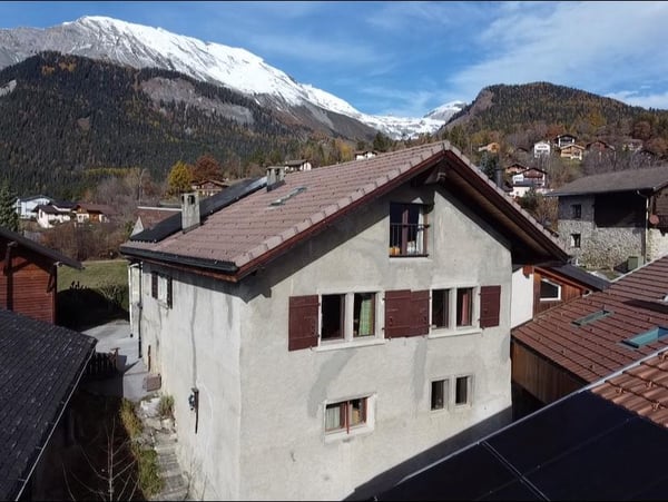 Maison villageoise avec potentiel de rendement au coeur d'Arbaz 1