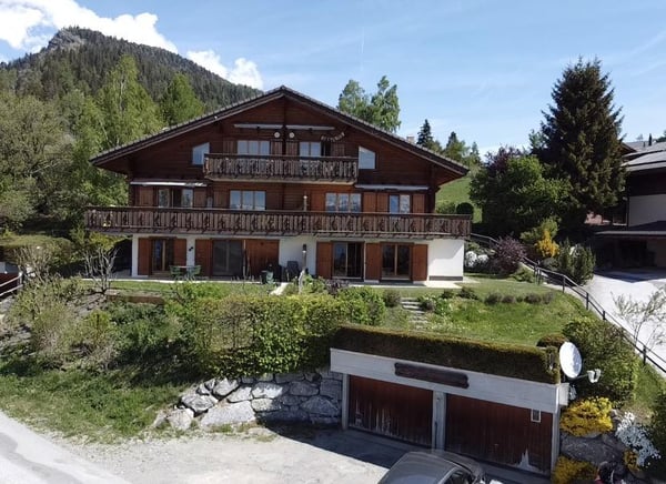 Superbe duplex avec jardin, panorama dégagé et garage, un atout indéniable 1
