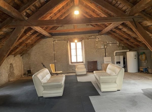 Sierre appartement duplex dernier étage avec immense galetas à exploiter 3
