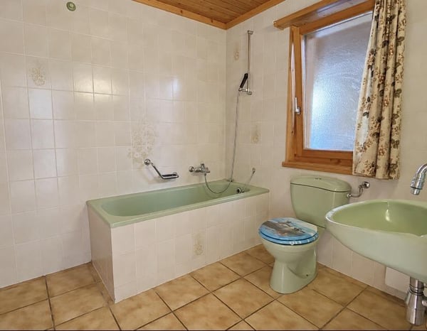 Domicilia.ch vous propose ce chalet à rénover dans un environnement privilégié 10