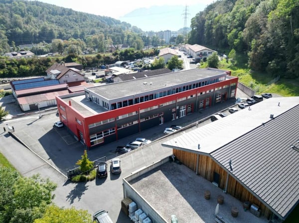 Entrepôt 2.5 pièces 180.35 m2 à Puidoux-Gare 2