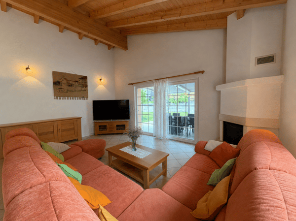 Villa individuelle très spacieuse de 5.5 pcs à Saxon avec joli jardin 6