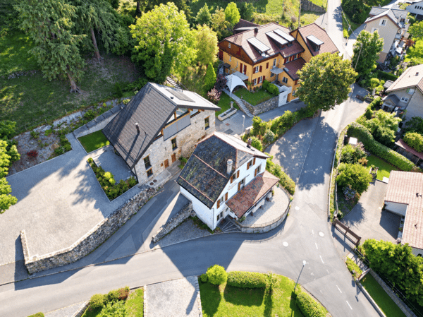 Historique grange rénovée à Chamby avec vue sur le lac et les montagnes 3