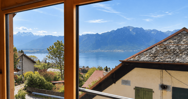 Historique grange rénovée à Chamby avec vue sur le lac et les montagnes 7