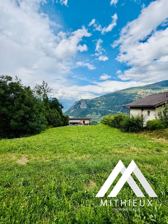 PARCELLE PLATE ÉQUIPÉE DE 786 M2, VEX ! 5