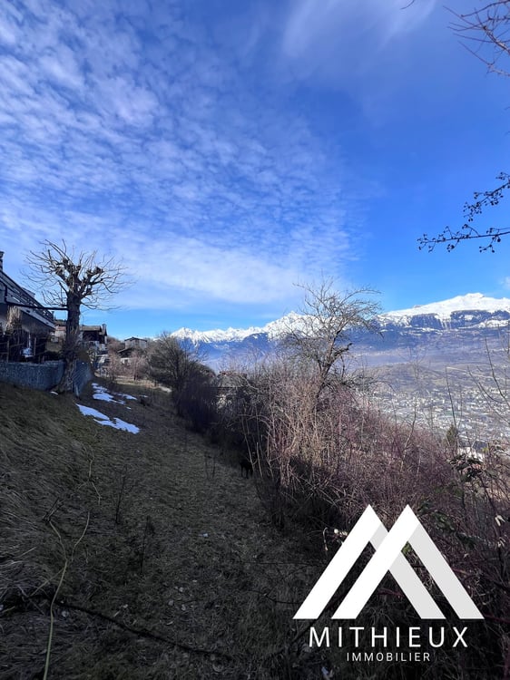 PARCELLE CONSTRUCTIBLE DE 1310 M2, LES AGETTES 6