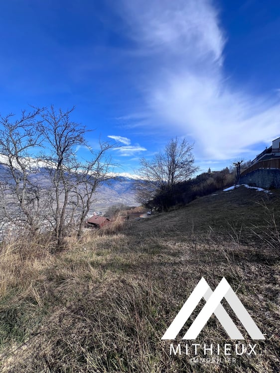 PARCELLE CONSTRUCTIBLE DE 1310 M2, LES AGETTES 4