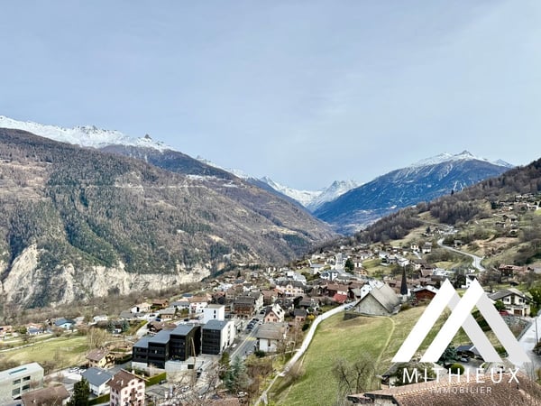 TERRAIN CONSTRUCTIBLE DE 2960  M2, VEX 1