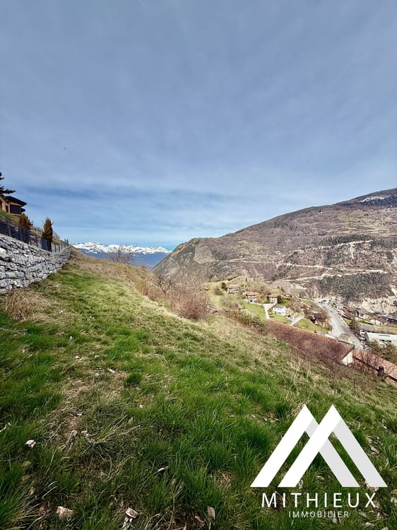 TERRAIN CONSTRUCTIBLE DE 2960  M2, VEX 5