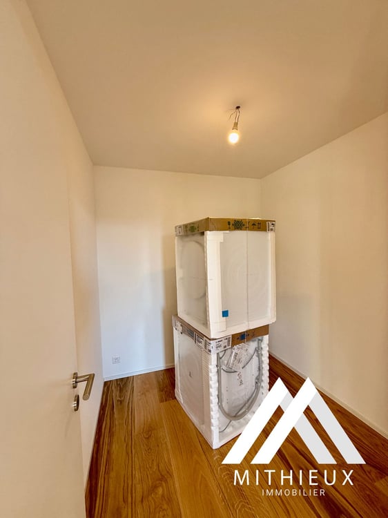 ATTIQUE NEUF DE 1.5 PCES, 130 M2 + TERRASSE PRIVÉE - SION 13