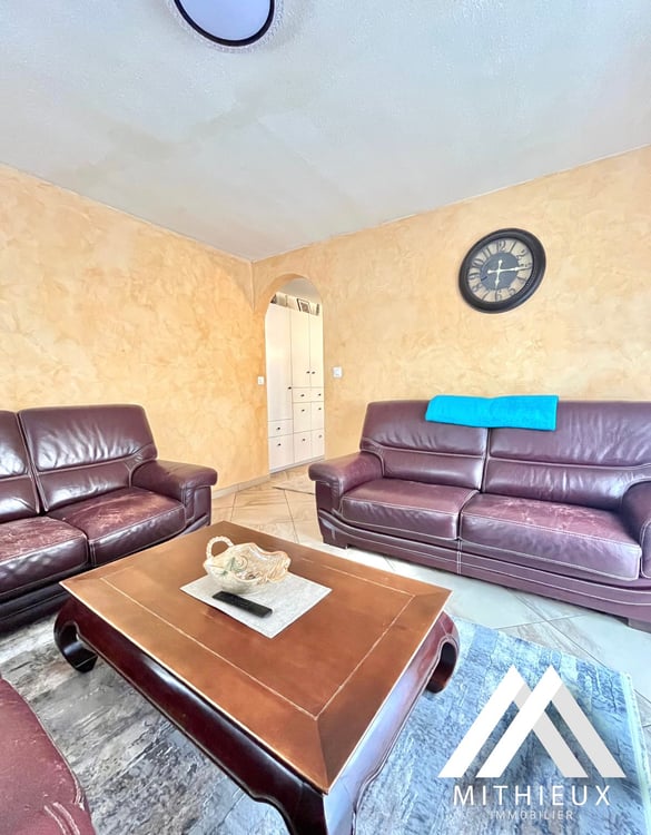 Bel appartement 4.5 Pces de 100 m² au coeur de Chamoson 2