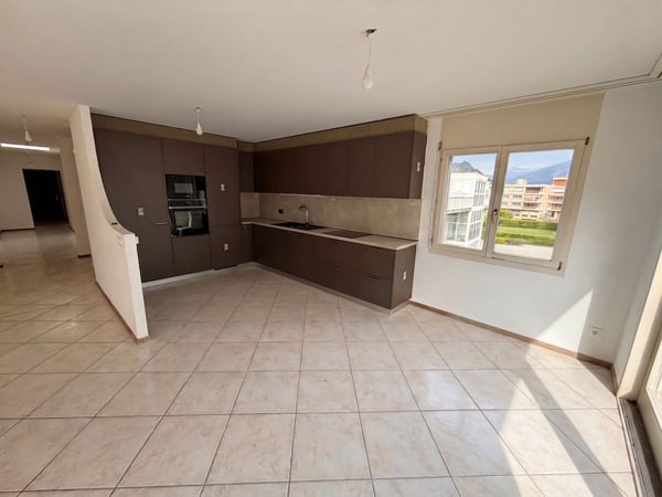 Spacieux appartement de 1.5 pièces au dernier étage avec terrasse et balcons - Conthey 9