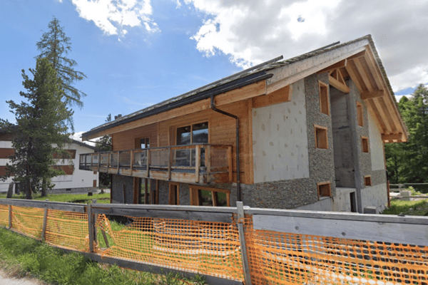 Nouveau  Chalet au centre de Crans 2