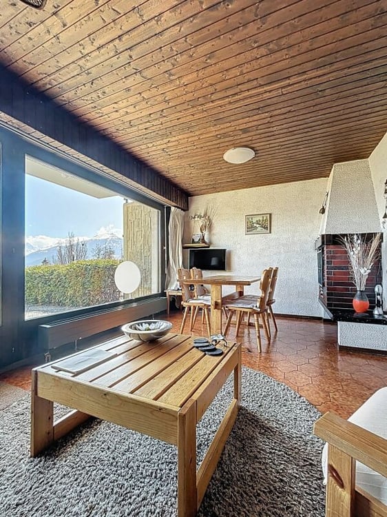 Appartement dans un chalet divisé en 2 à Mollens 3