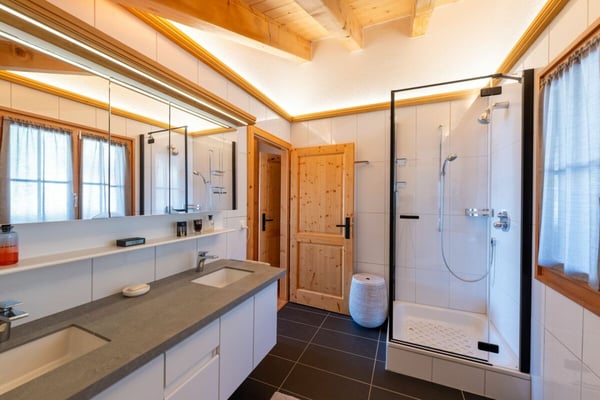 Magnifique chalet 6.5 pièces à Crans-Montana 11