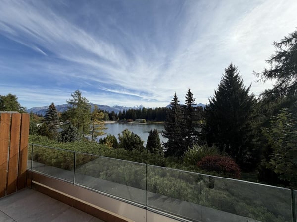 Studio avec terrasse de 70 m² face au lac de la Moubra. 2