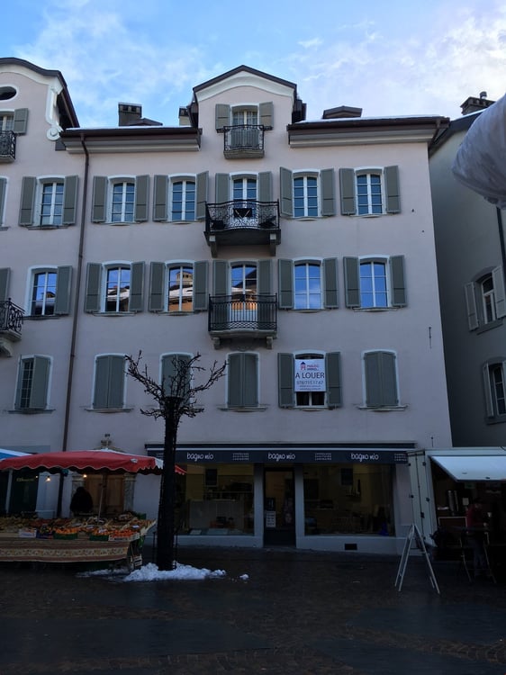 SUPERBE + SPACIEUX 1.5P MAGNIFIQUEMENT RENOVE - GRAND-PONT/ MALOC-IMMO 1