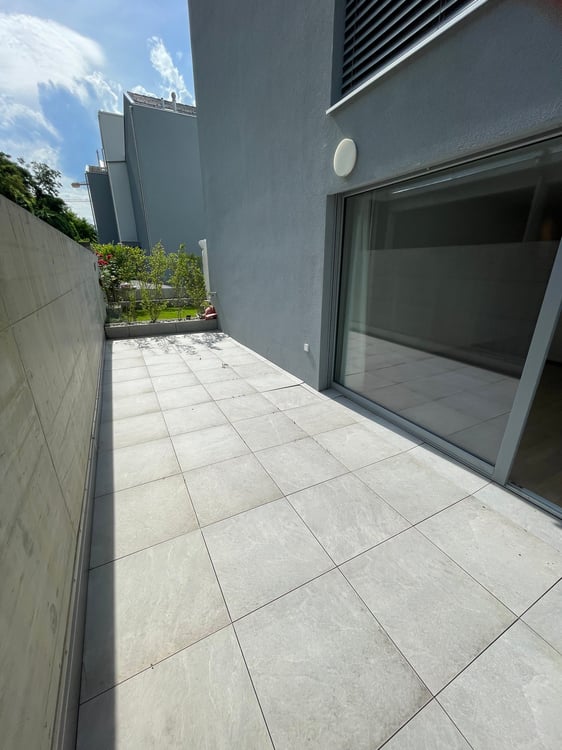 STUDIO MODERNE LUMINEUX AVEC TERRASSE / MALOC-IMMO 1