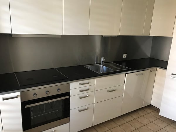 SPACIEUX 4.5P AVEC TERRASSE IDEALEMENT SITUE A CH-CONTHEY / MALOC-IMMO 8