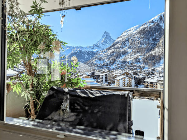 4.5 Zimmerwohnung mit unverbaubarem Matterhornblick 1