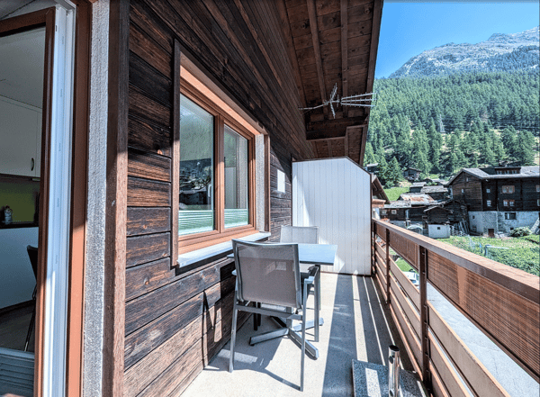 Charmante 1.5-Zimmer-Dachwohnung mit Bergblick in Täsch bei Zermatt / Reserviert 13