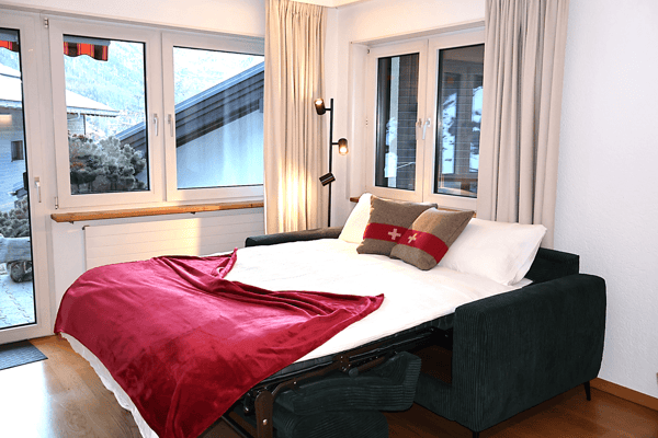 Charmante 2.5-Zimmer-Terrassenwohnung mit atemberaubendem Bergblick in Zermatt 9