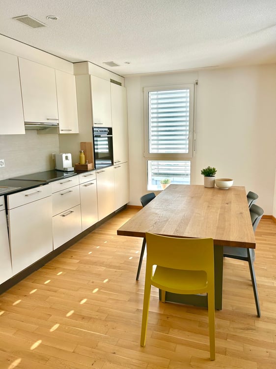 Grosszügige 2 1/2 Zimmerwohnung in Susten -  (D14) 2