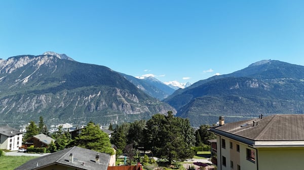 Prächtige 4.5-Zimmer-Wohnung mit Bergblick in Venthône 4