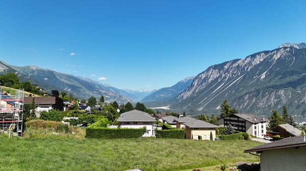 Prächtige 4.5-Zimmer-Wohnung mit Bergblick in Venthône 8
