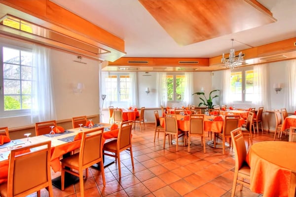 Restaurant avec logement et fort potentiel à Vex 5
