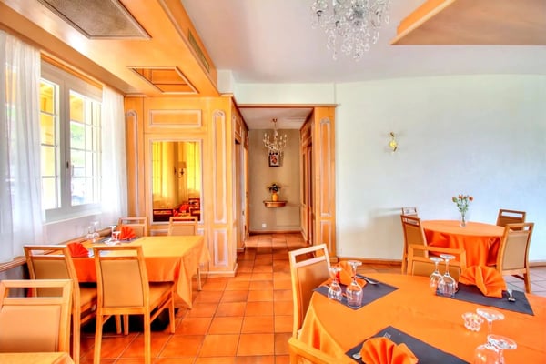 Restaurant avec logement et fort potentiel à Vex 6