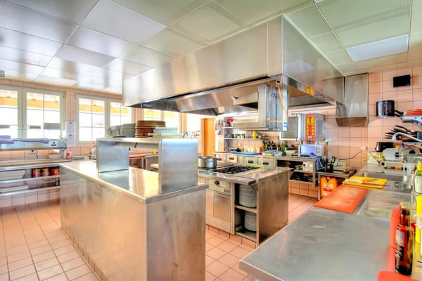 Restaurant avec logement et fort potentiel à Vex 8