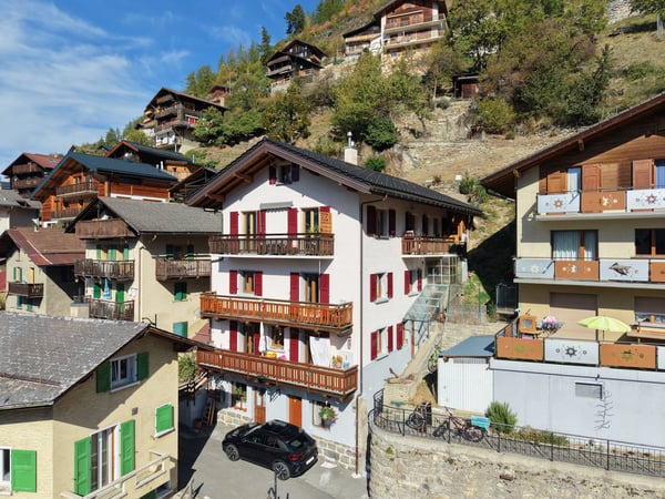 Ensemble de deux appartements avec terrain à Isérables 1