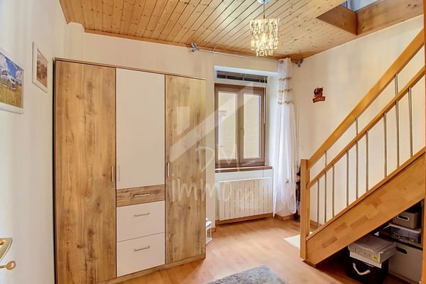 Maison de village rénovée en triplex 9
