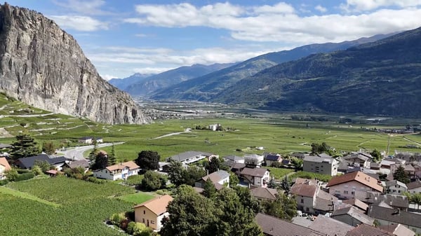 À vendre – Terrain de 1’300 m² en zone village à Chamoson 1