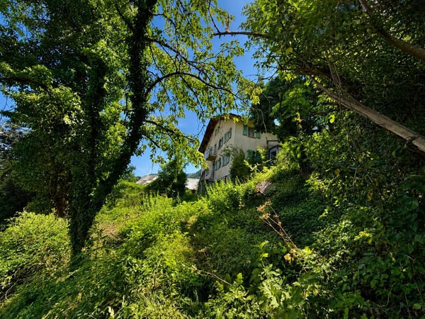 Propriété de caractère en zone agricole avec vue dominante sur Sion 1