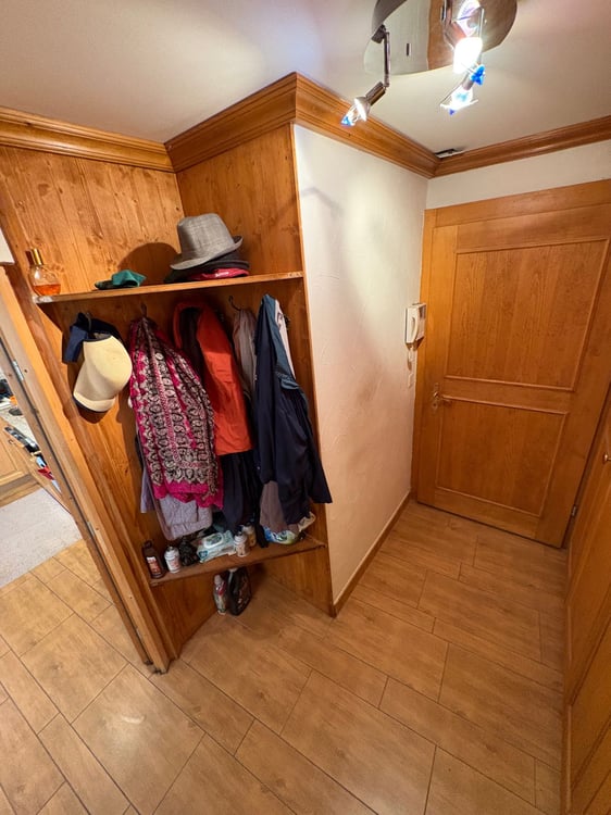 Exceptionnel 1.5 pièces avec vue panoramique au rez-de jardin au centre de Montana 5