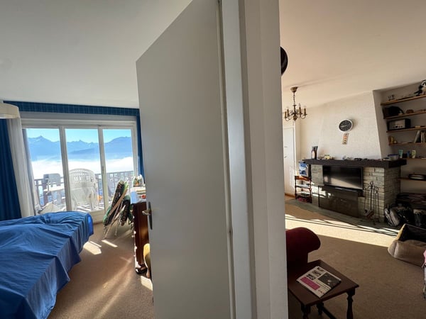 Appartement en SI de 1.5p au centre de Montana à rénover 7