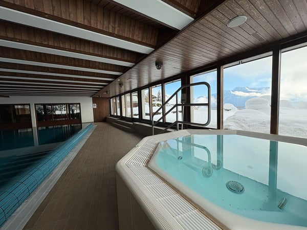 Charmant 2.5 pièces rénové avec terrasse et vue sur les Alpes 1