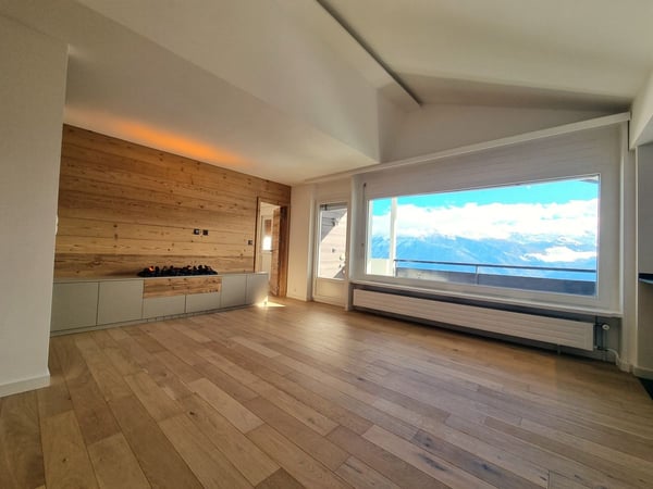 Appartement 4.5 pièces refait à neuf avec vue imprenable à 600 mètres du centre de Montana / Ref. 1007-610 2