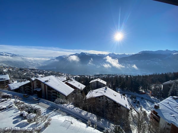 Appartement 4.5 pièces refait à neuf avec vue imprenable à 600 mètres du centre de Montana / Ref. 1007-610 6